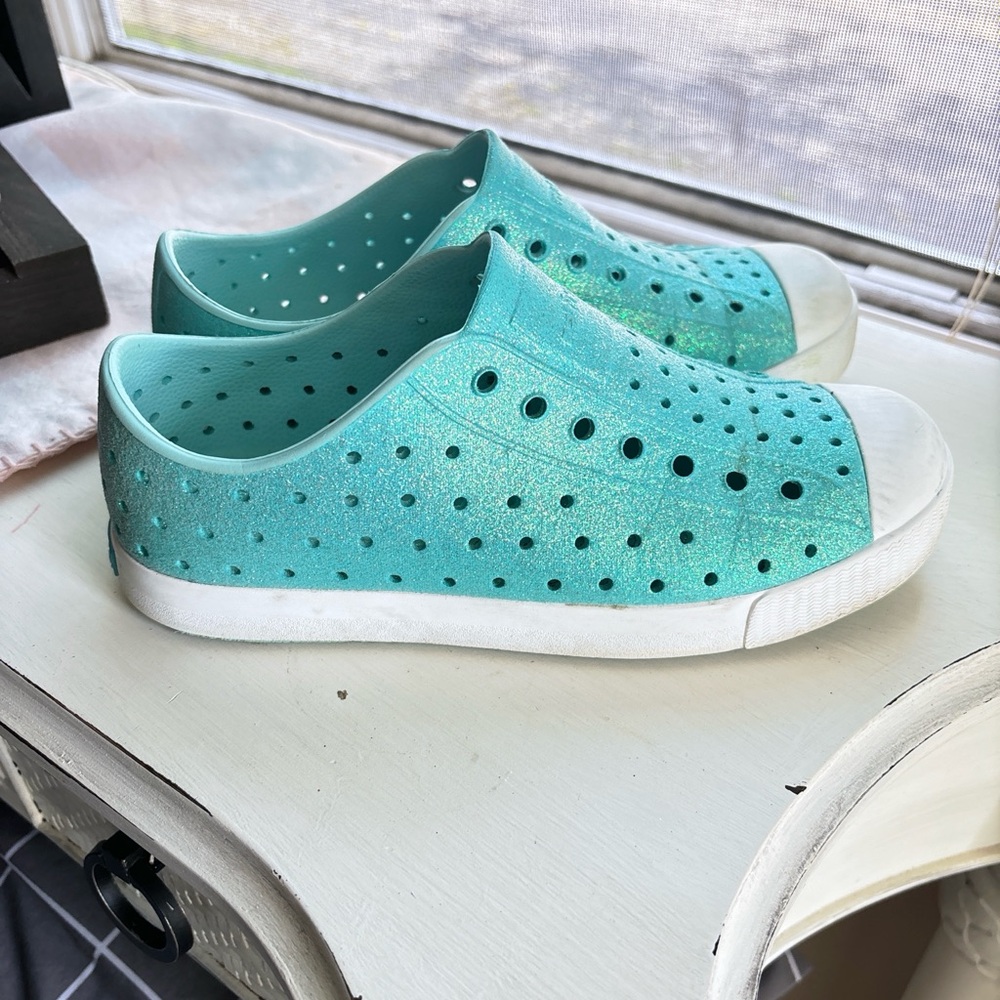 Teal glitter Native Jefferson watershoe